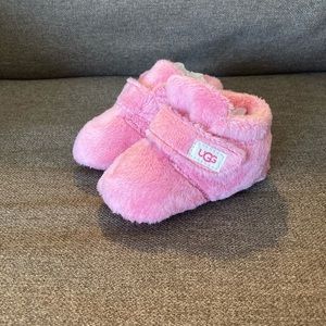 Pink Ugg Baby Slippers Size 4/5 NWOT